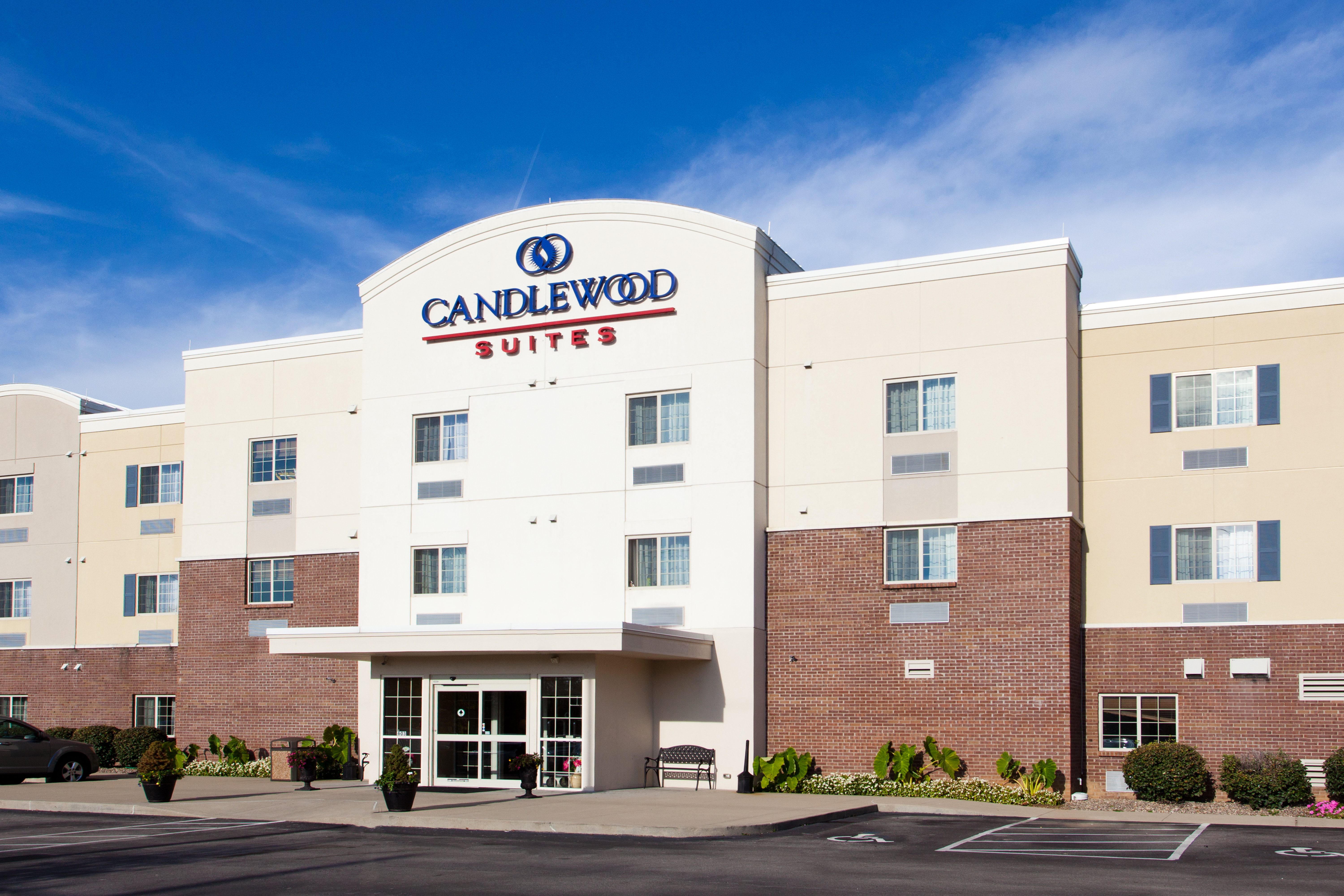 Welcome to Candlewood Suites Lexington, KY