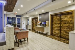  - Holiday Inn Express & Suites Farmers Branch - I-635, Exit 28