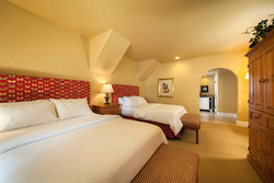  - Wine & Roses Hotel Lodi