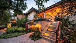  - Wine & Roses Hotel Lodi