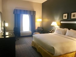  - Holiday Inn Express & Suites Morton - I-74, Exit 102