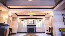  - Holiday Inn Express & Suites Morton - I-74, Exit 102