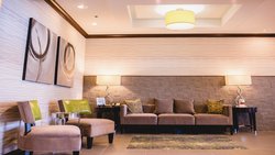  - Holiday Inn Express & Suites Morton - I-74, Exit 102