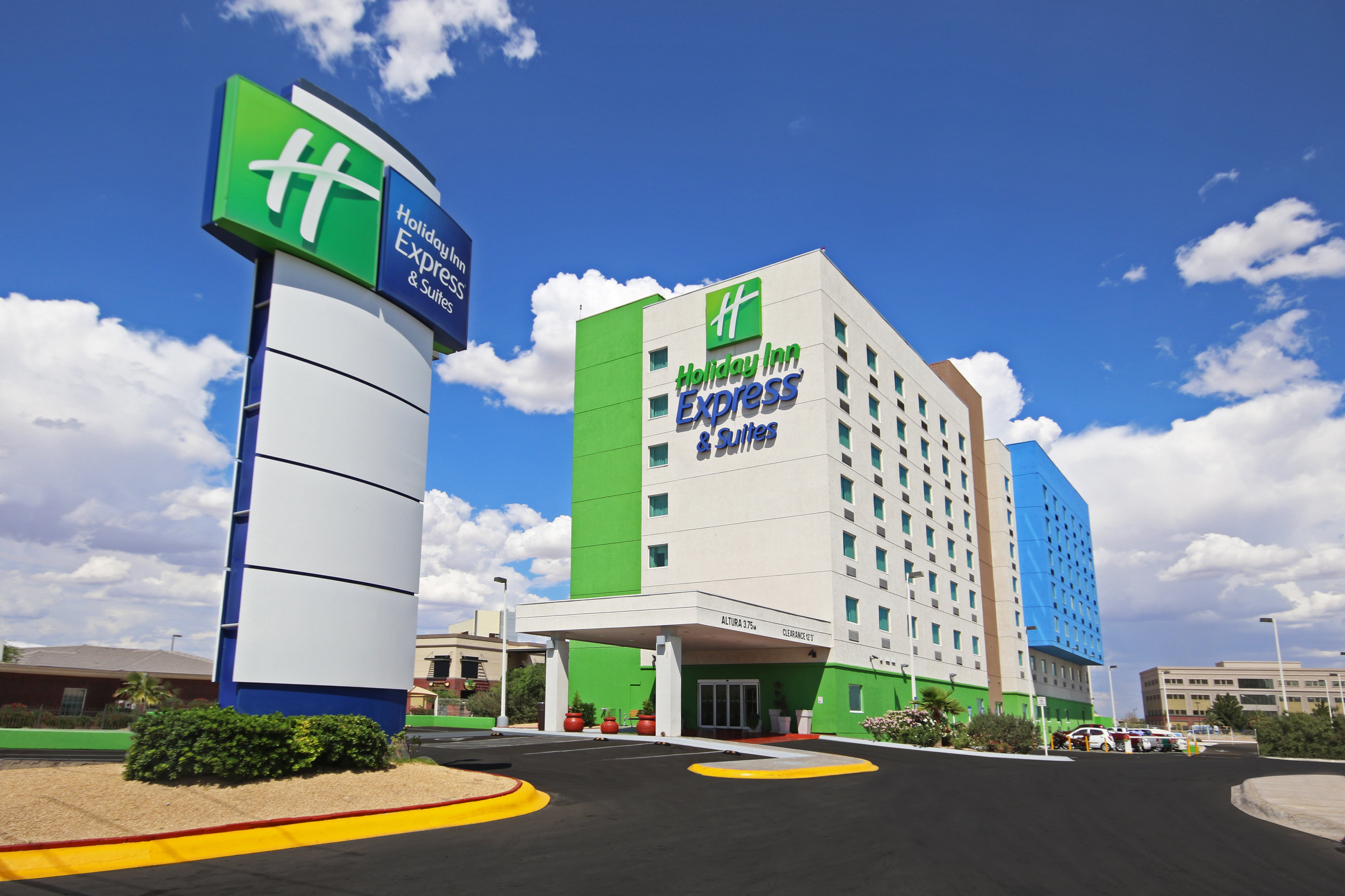 Holiday Inn Express & Suites Juarez