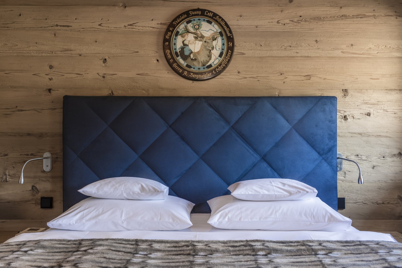 Gut Steinbach Hotel Chalets Sp-guestroom-Three Bedrooms Chalet.jpg