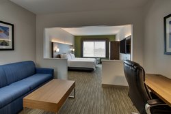  - Holiday Inn Express & Suites Waukegan