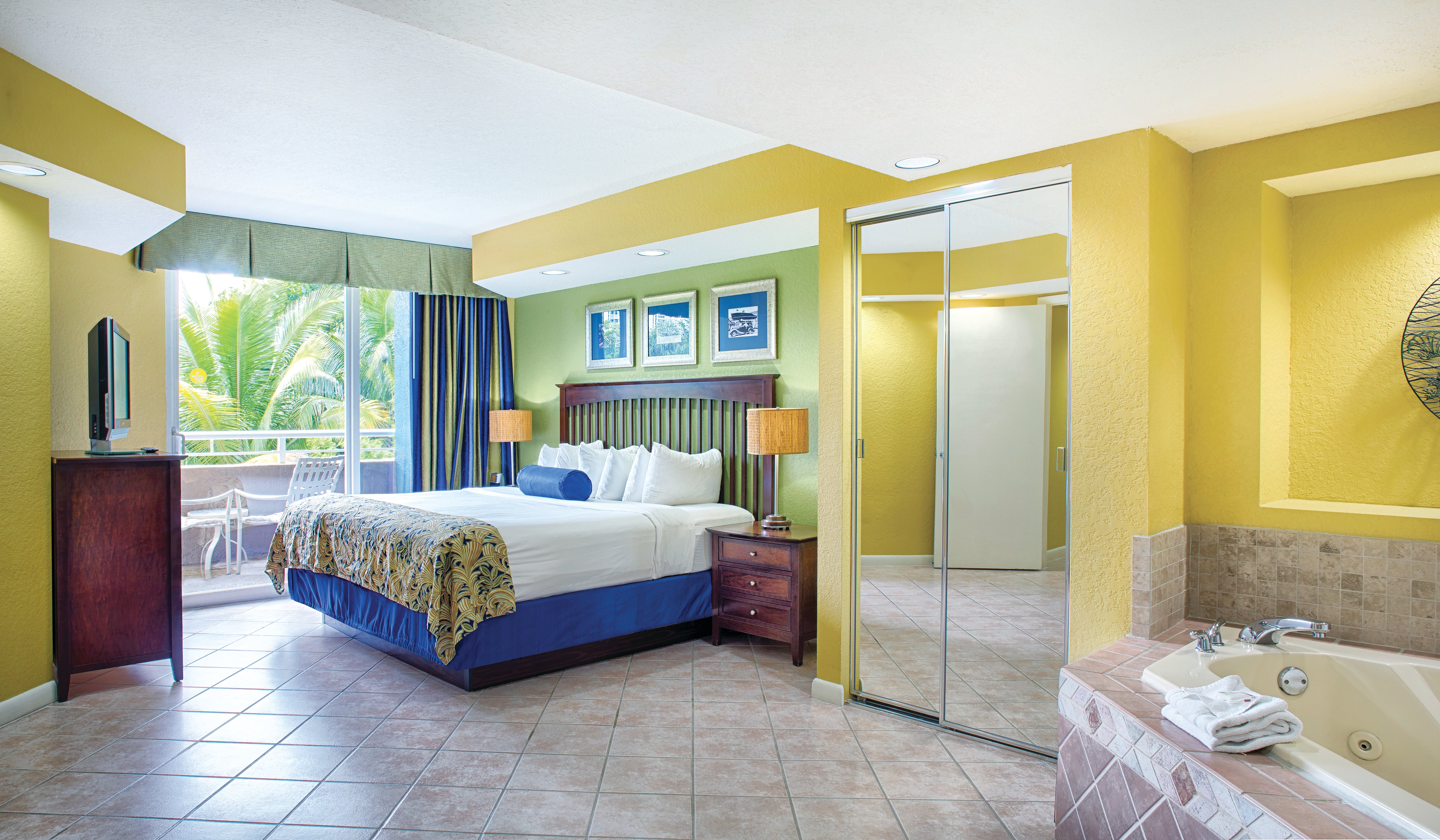 CLUB WYNDHAM SANTA BARBARA-guestroom-Two Bedroom Master Bedroom.jpg