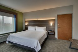  - Holiday Inn Express & Suites Waukegan