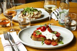  - Kimpton Journeyman Hotel Downtown Milwaukee - I-794, Exit 1E