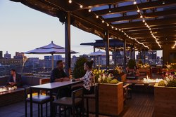  - Kimpton Journeyman Hotel Downtown Milwaukee - I-794, Exit 1E