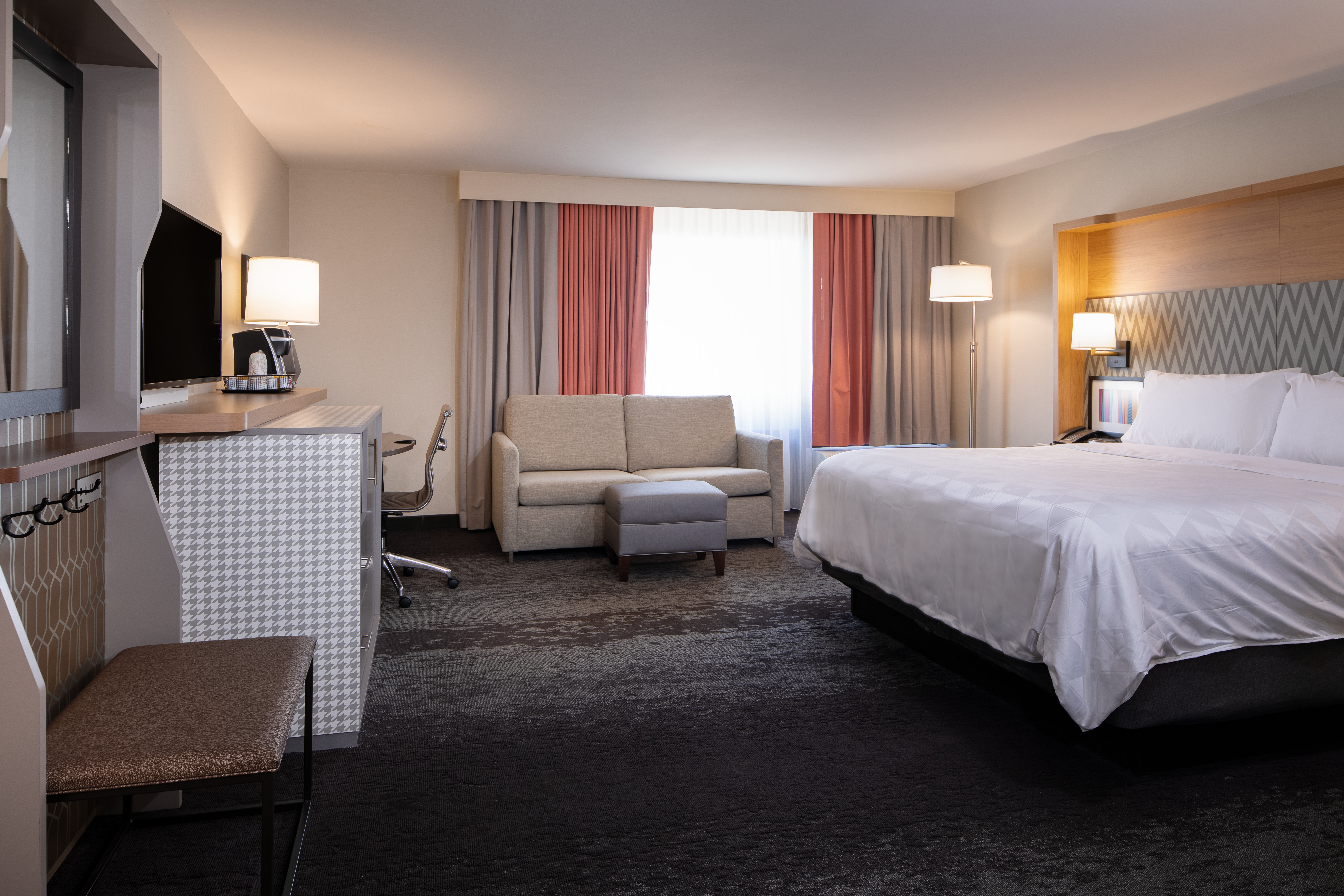 HOLIDAY INN COLLEGE PARK BY IHG-guestroom-King Bed Guest Room.jpg