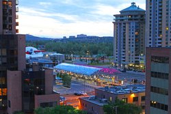  - Holiday Inn Express & Suites Calgary