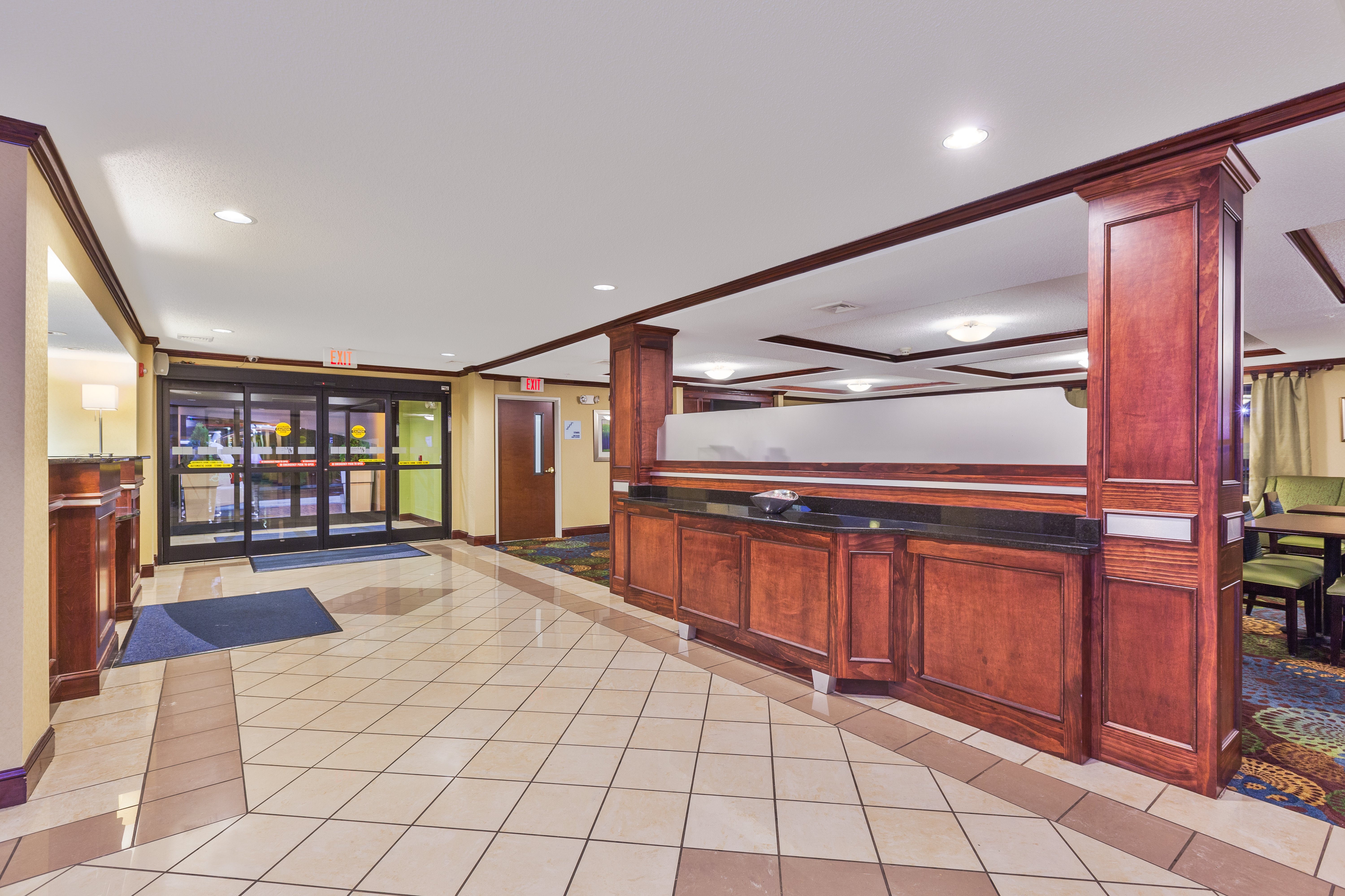 Spacious lobby, Tour Groups, 6.2 miles from Wake Forest University