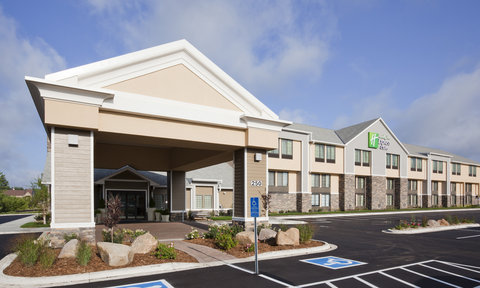 Welcome to the Holiday Inn Express & Suites in Willmar, MN!