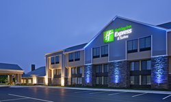  - Holiday Inn Express & Suites Willmar
