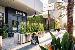  - Line Hotel Los Angeles