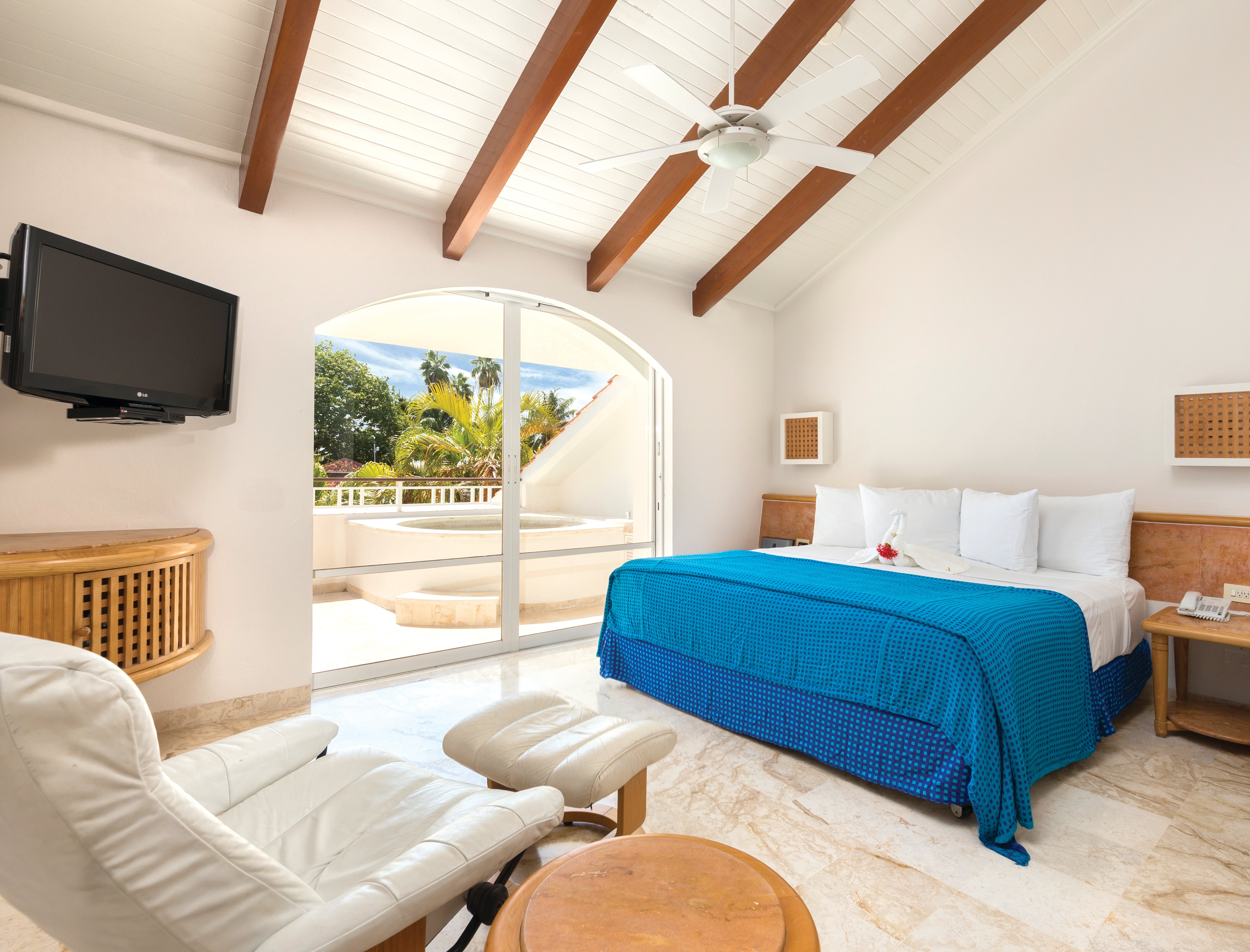 WORLDMARK ISLA MUJERES-guestroom-Bedroom - Isla Mujeres.jpg