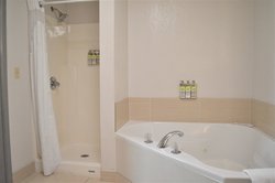  - Holiday Inn Express & Suites Batesville