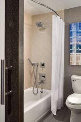  - Marriott Hotel Ventura - US 101, Exit 68