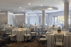  - Marriott Hotel Ventura - US 101, Exit 68