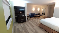  - Holiday Inn Express Rolling Meadows