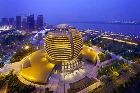 Hotel Exterior nightview
