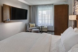  - Courtyard by Marriott Vanderbilt West End Nashville - I-40 & I-65, Exit 209