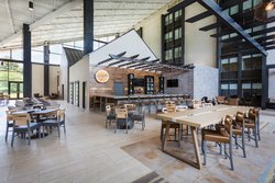  - Holiday Inn Valley View Airport Roanoke - I-581, Exit 3W