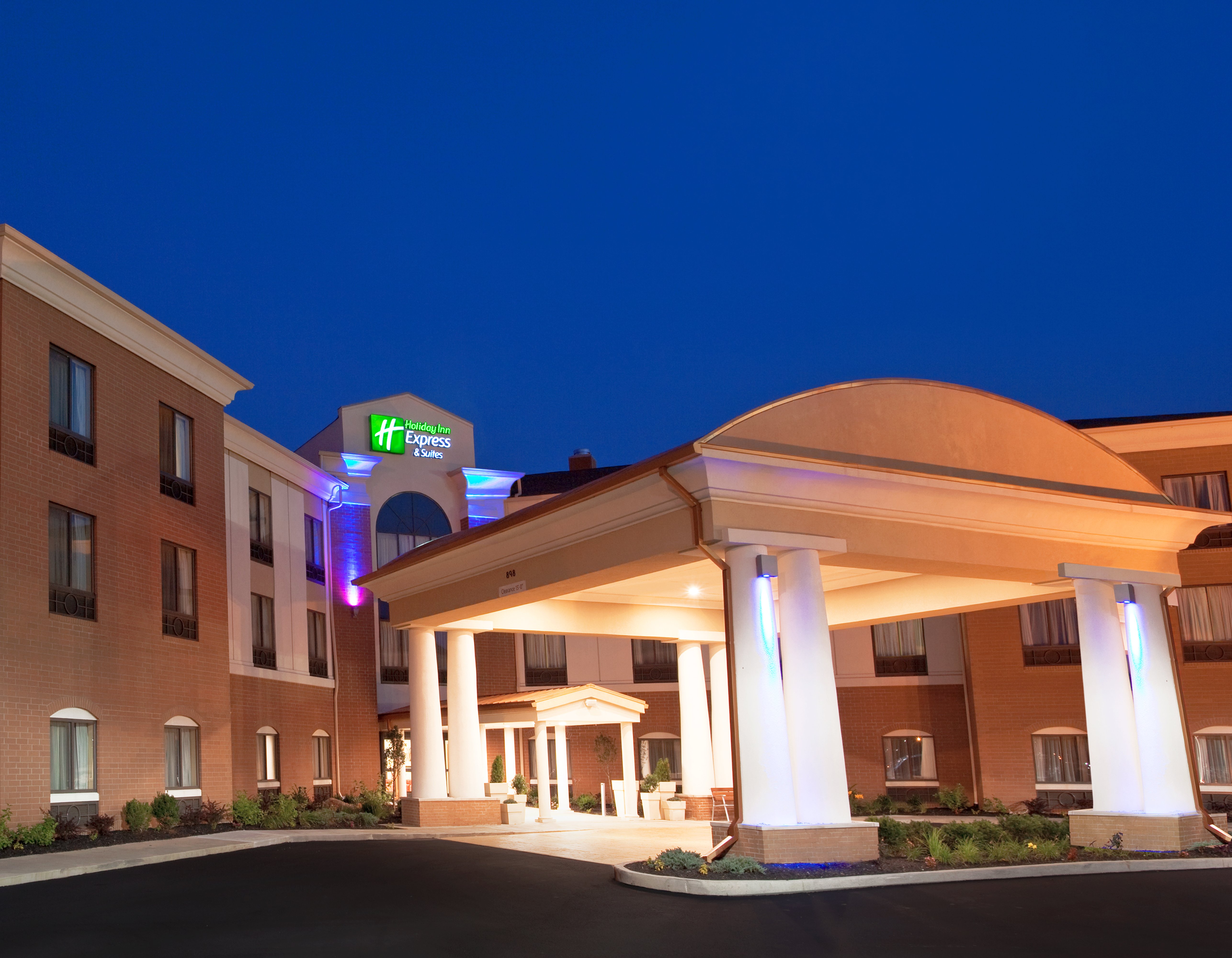 Holiday Inn Express/Stes Akron Reg Arpt