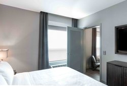  - Holiday Inn Express Quincy