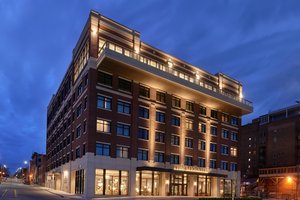 muscatine hotel merrill