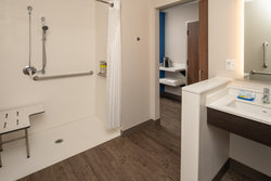  - Holiday Inn Express & Suites Camas