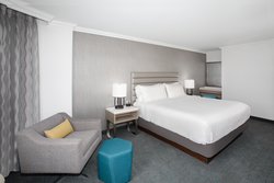  - Crowne Plaza Hotel Costa Mesa