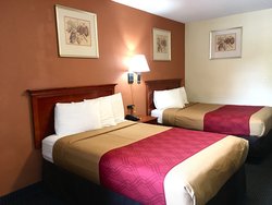  - Red Carpet Inn Norwalk