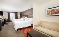  - Holiday Inn Express & Suites Glasgow