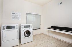  - Holiday Inn Express & Suites Glasgow