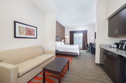  - Holiday Inn Express & Suites Glasgow