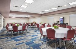  - Holiday Inn Express & Suites Glasgow