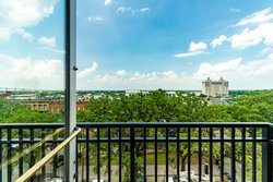  - Holiday Inn Express Historic District Savannah - I-16, Exit 167