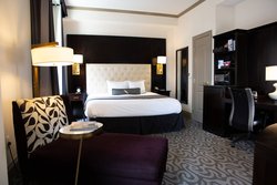  - Hotel Blackhawk Davenport