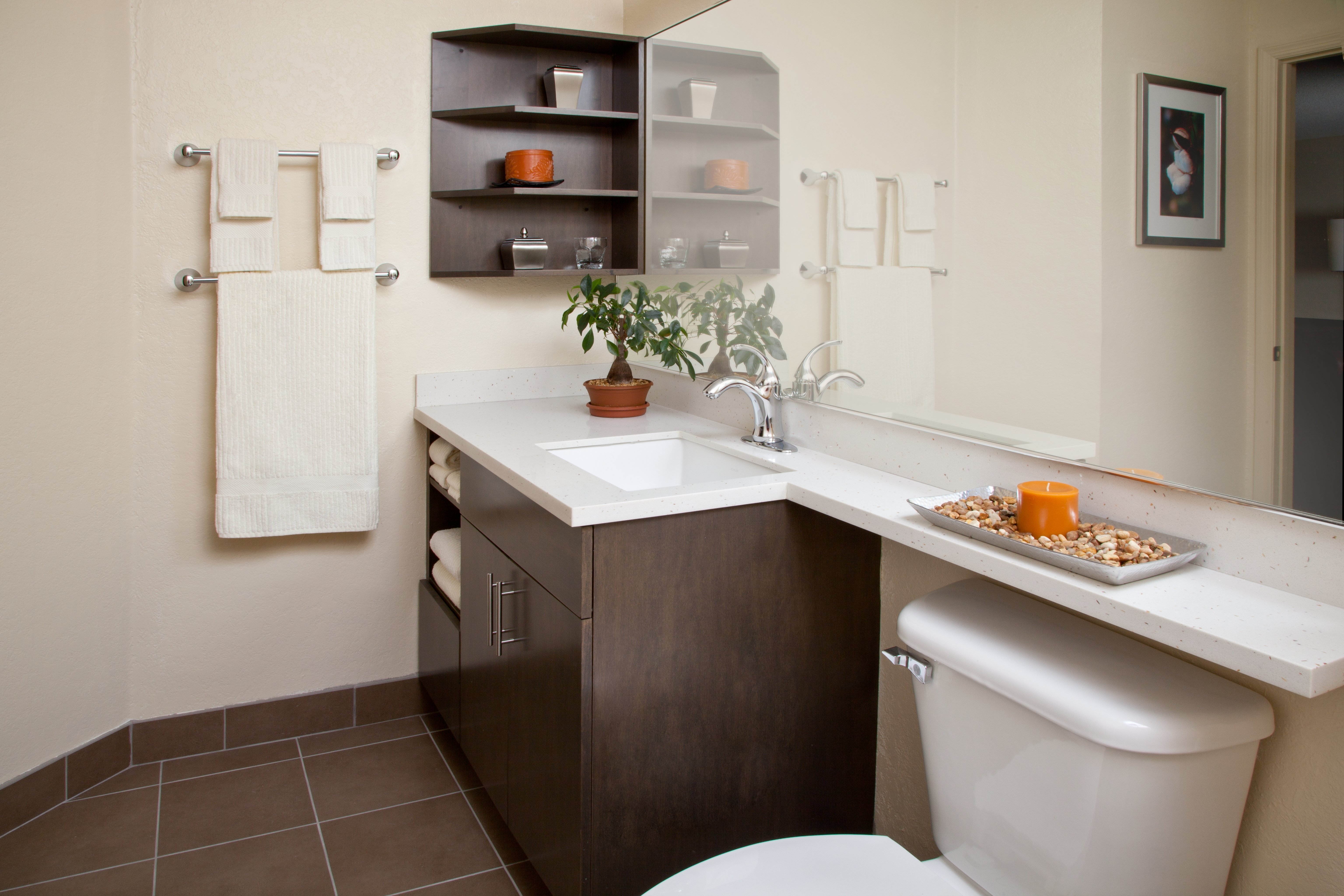 CANDLEWOOD STES GRAND PRAIRIE BY IH-guestroom-Guest Bathroom.jpg