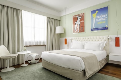 766444 Guest Room