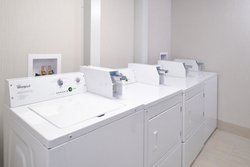  - Holiday Inn Express Wixom - I-96, Exit 159