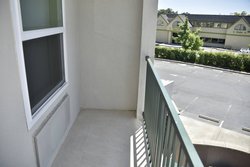  - Holiday Inn Express Windsor - US 101, Exit 498