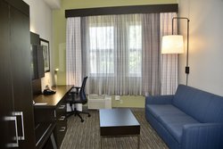  - Holiday Inn Express Windsor - US 101, Exit 498