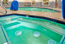 - Holiday Inn Express & Suites Astoria