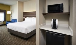  - Holiday Inn Express Point Edward