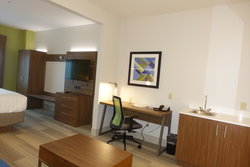  - Holiday Inn Express & Suites Brentwood