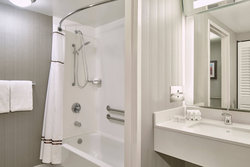  - Courtyard by Marriott Convention Center Portland - I-5, Exit 302A