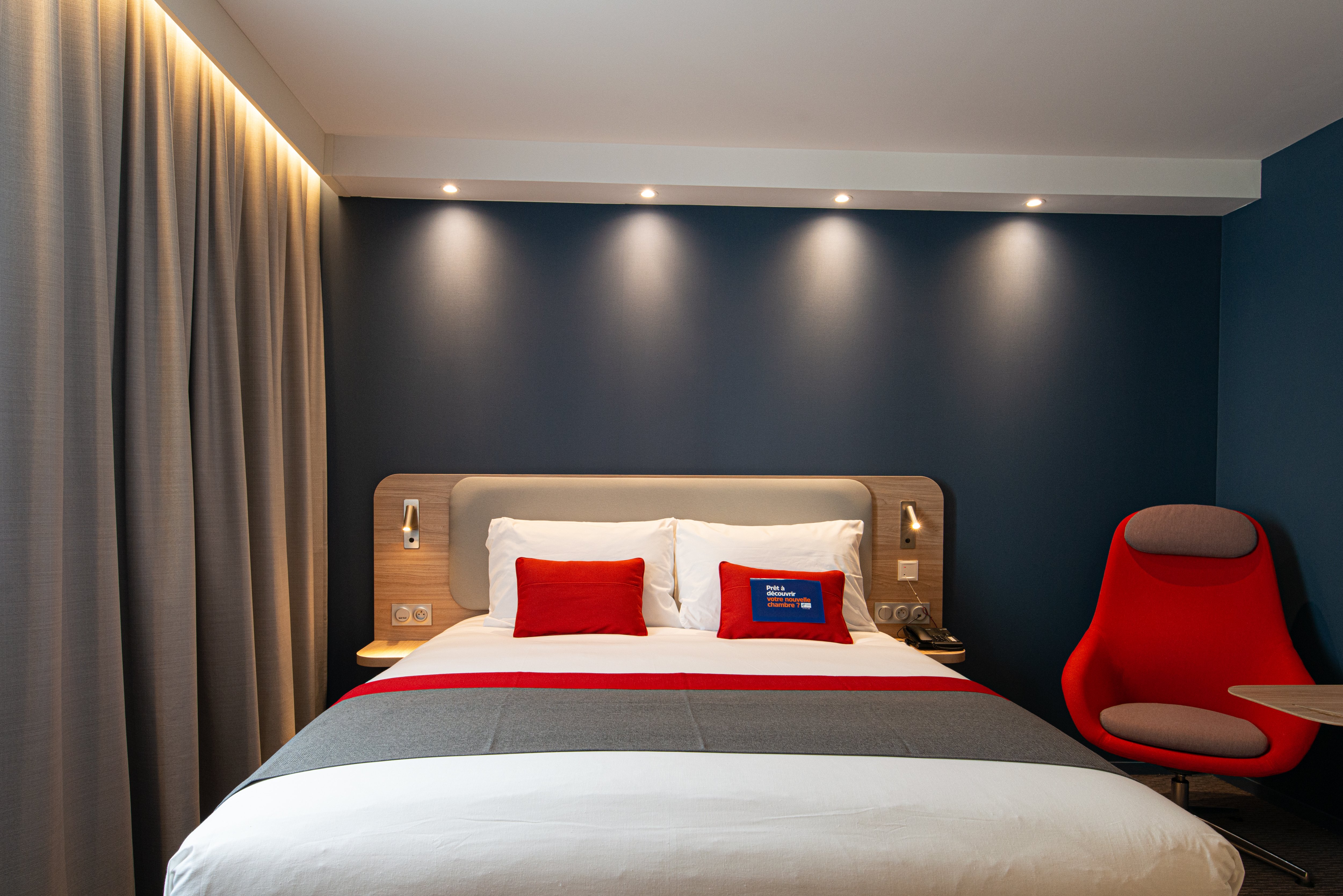 HOLIDAY INN EXP LORMONT BY IHG-guestroom-Guest Room.jpg